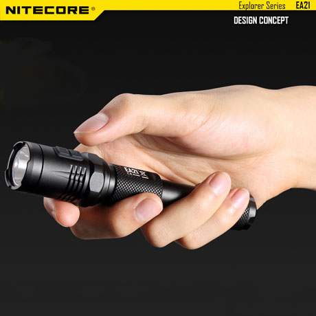 NITECORE EA21 360 Lumens lampe torche avec rouge lite