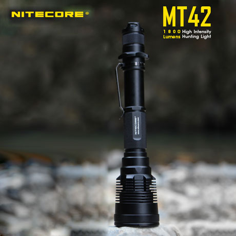 NITECORE MT42 1800 Lumens lampe torche longue portée